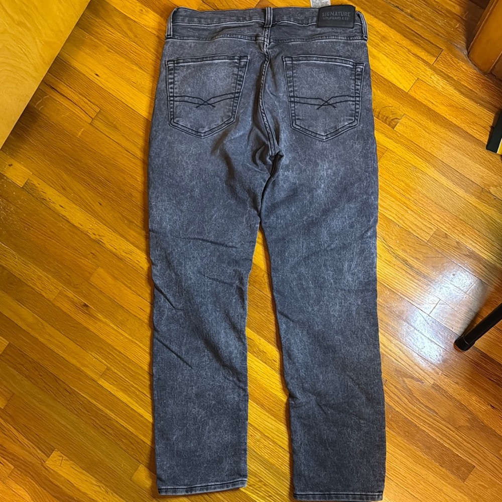 Signature Gray Straight Jeans Versatile Style - Picture 5 of 6